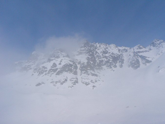 Pic des Grandes Lanches (41).jpg - Notre couloir dans le brouillard